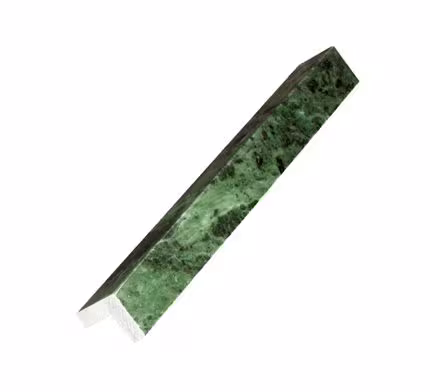Уголок Змеевик 30х30х300 (не полированный торец)